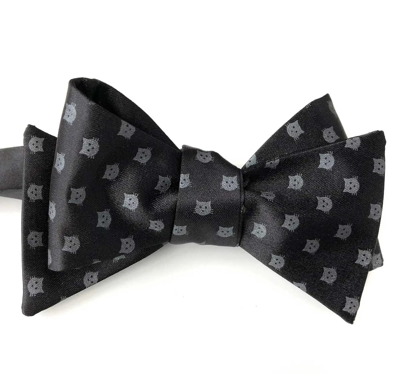 Cat Face Bow Tie, Repeating Cat Dot Print