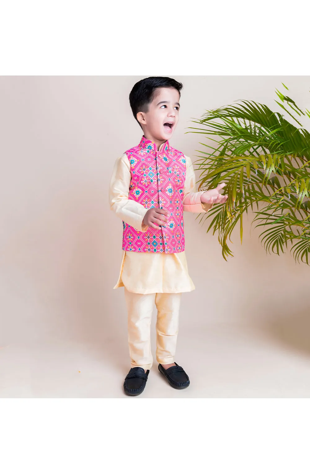 Ikkat printed jacket printed with kurta pyjama set