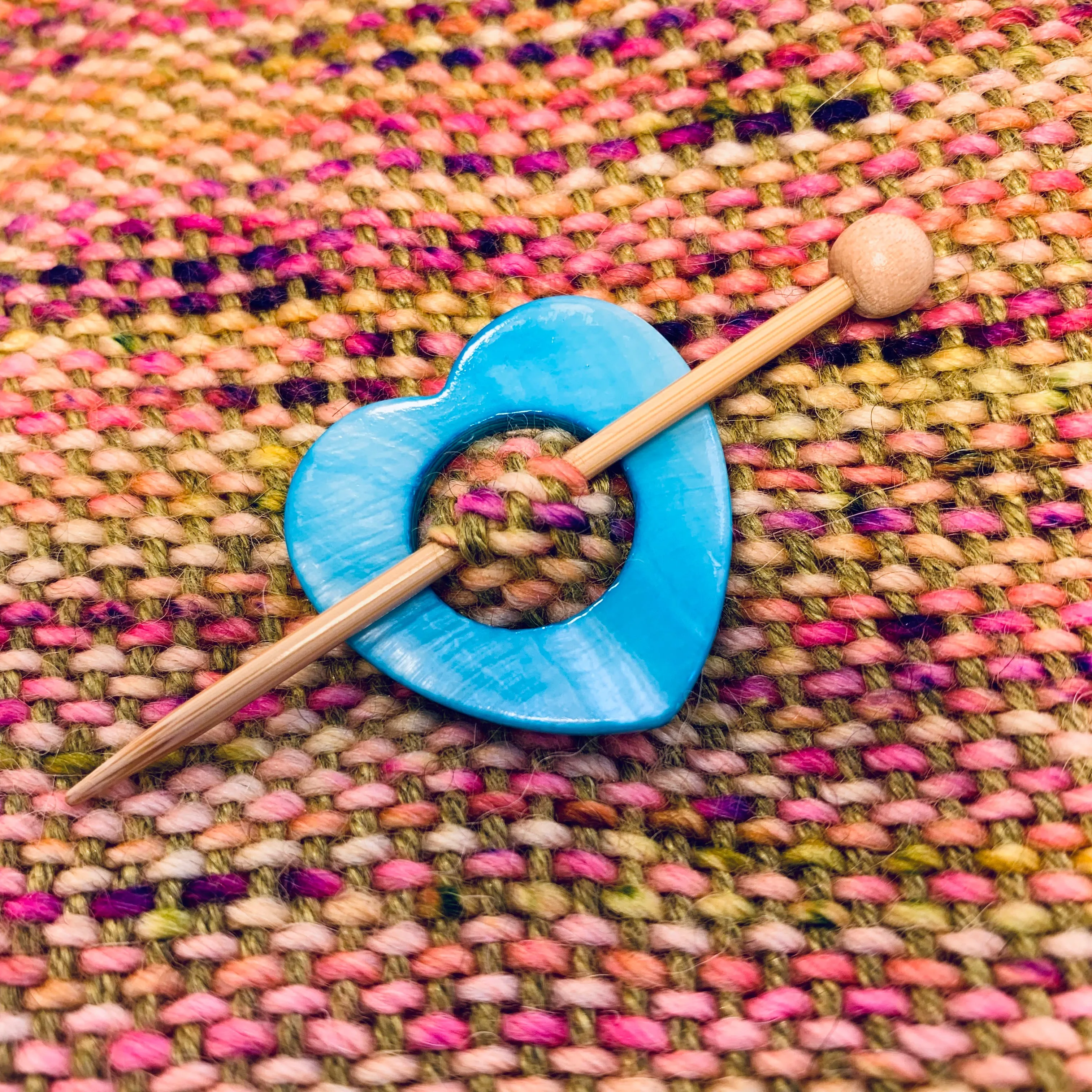 Mother of Pearl Heart Shawl Pin "Ciel"